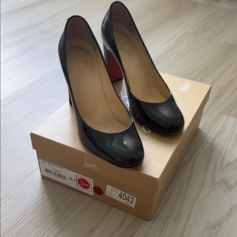 Christian Louboutin Black Pumps Size 36.5 Great Condition!